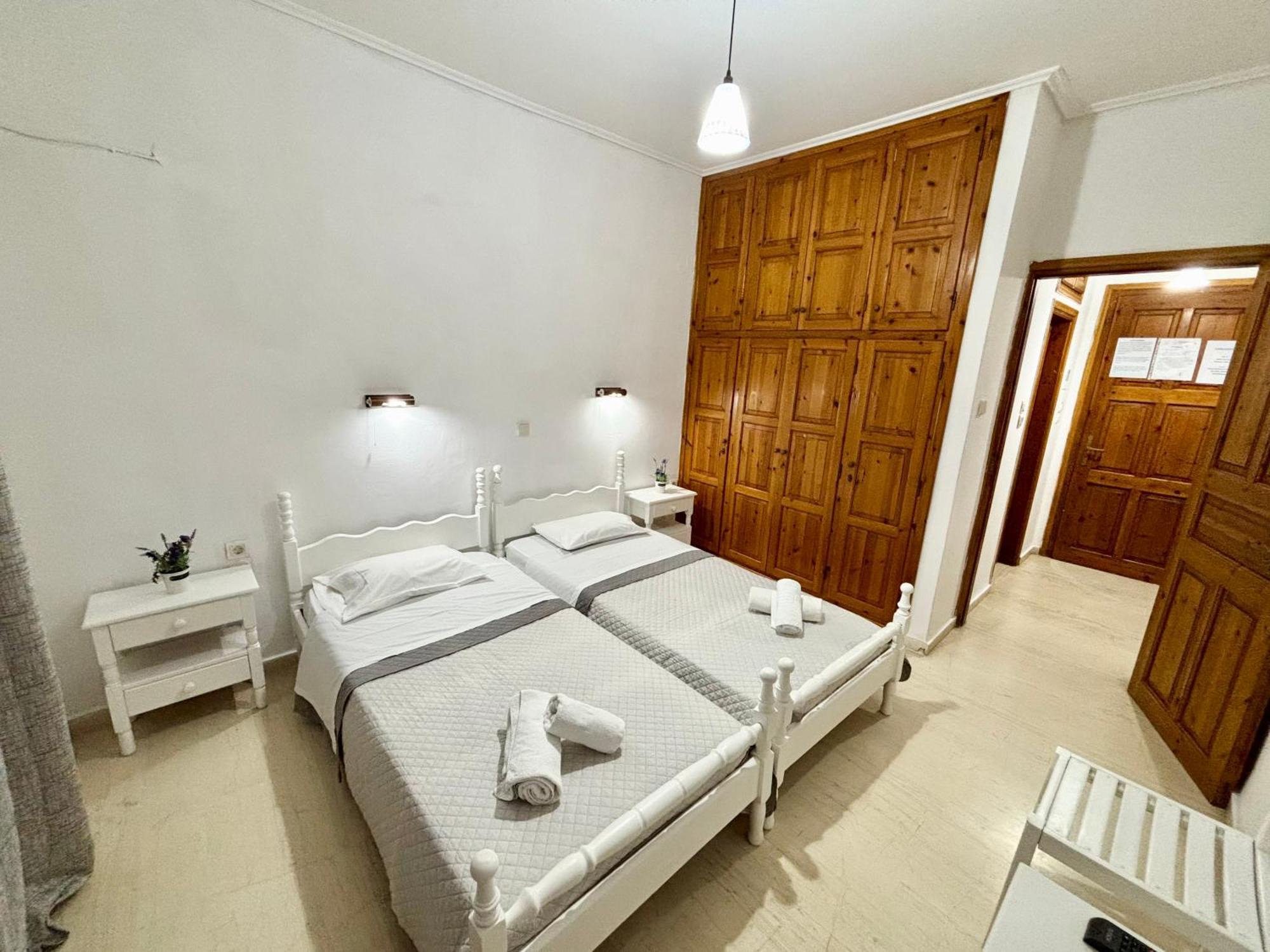 Athina Apartments Argassi Exteriör bild