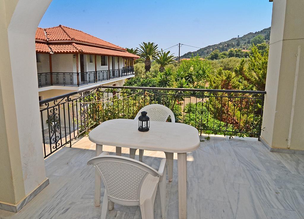 Athina Apartments Argassi Exteriör bild